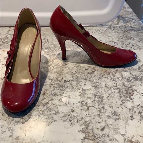 Ruby red high heels - Picture 2 of 6